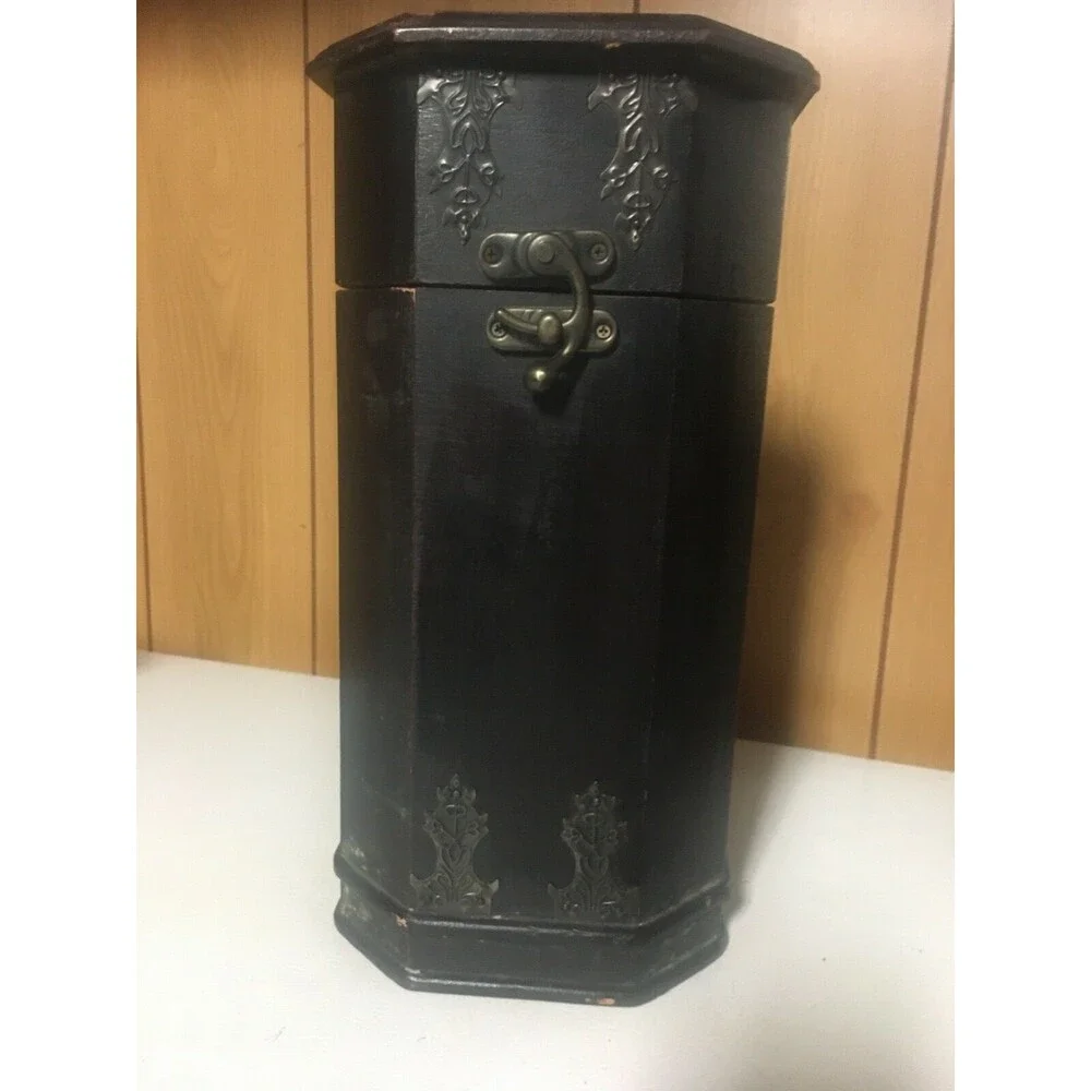 Antique Black Wine Box‎